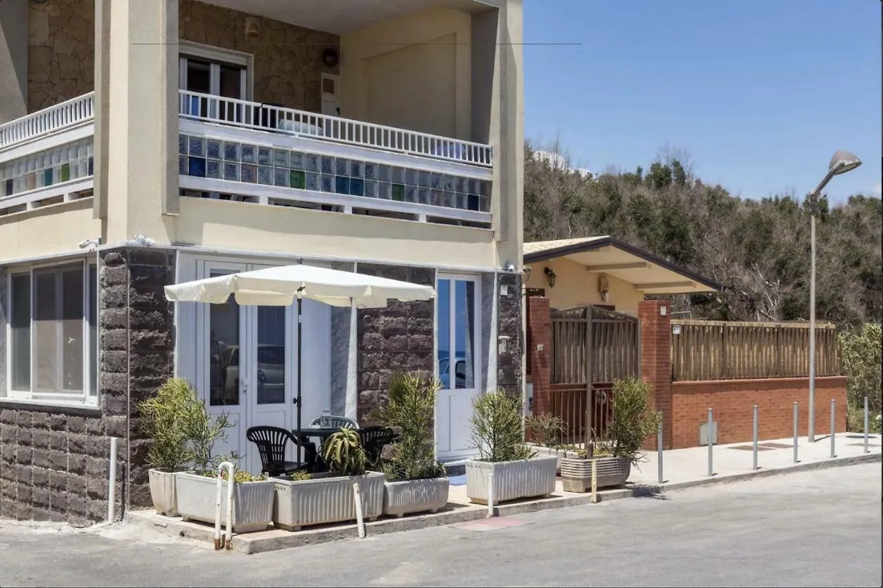 Beach Home Agnone Bagni Italia