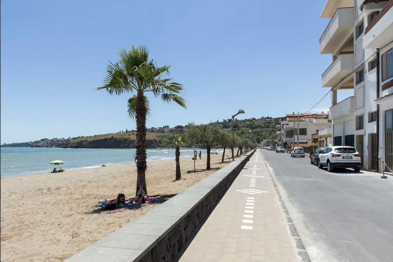 Beach Home Agnone Bagni