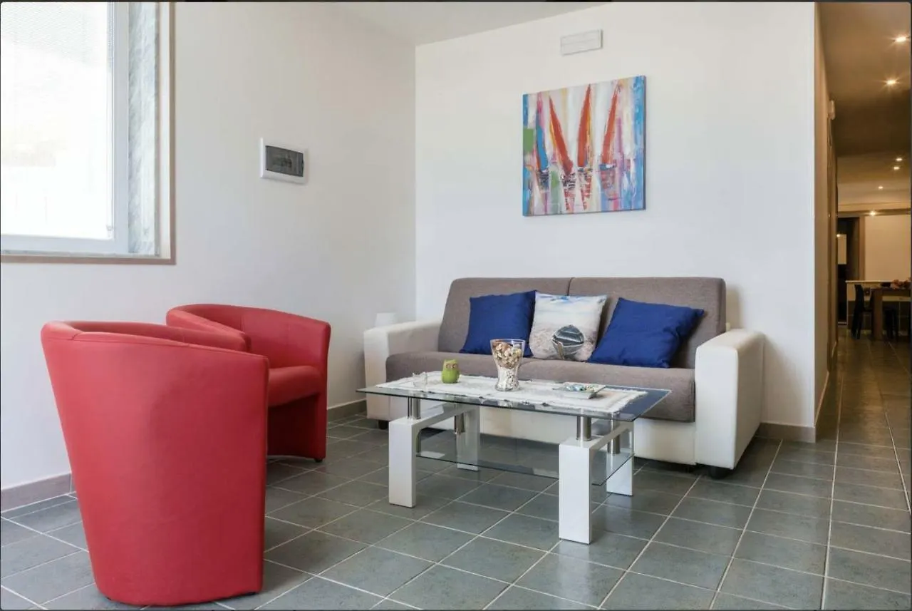 Beach Home Agnone Bagni
